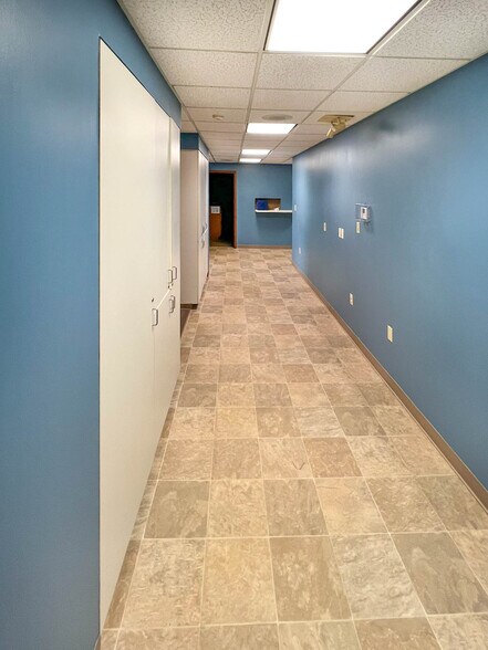 More Photos Of 496 Old Route 66, Saint Robert Office For Lease