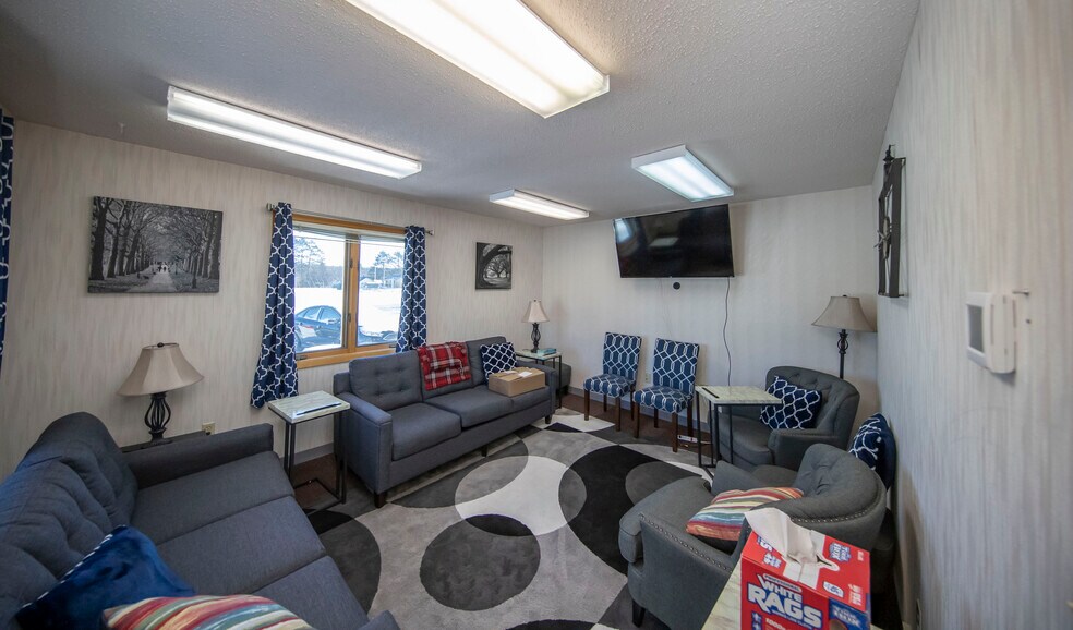 More Photos Of 337 Brady Ave, Caspian Office For Sale