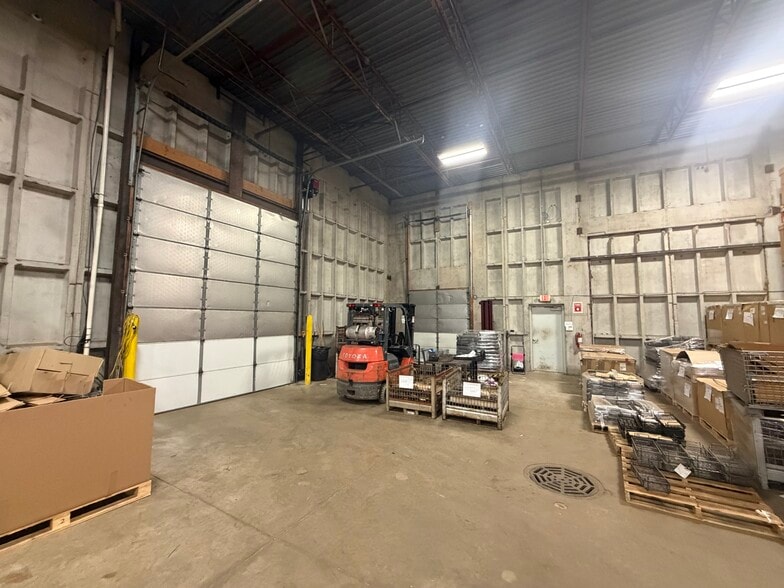 More Photos Of 4331 Brockton Dr SE, Grand Rapids Manufacturing For Sale