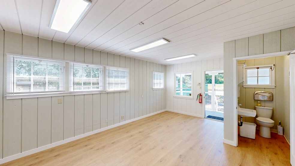 More Photos Of 1500 Grove St, Healdsburg Industrial For Lease