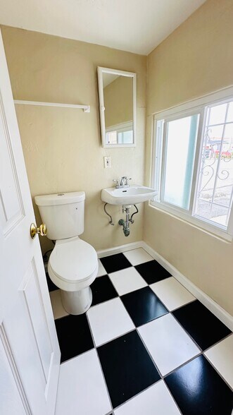 More Photos Of 2809-2815 Macdonald Ave, Richmond Office For Sale