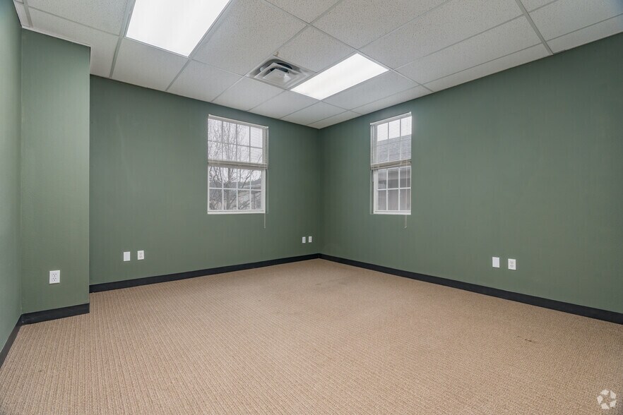 More Photos Of 303 S Jupiter Rd, Allen Unknown For Lease