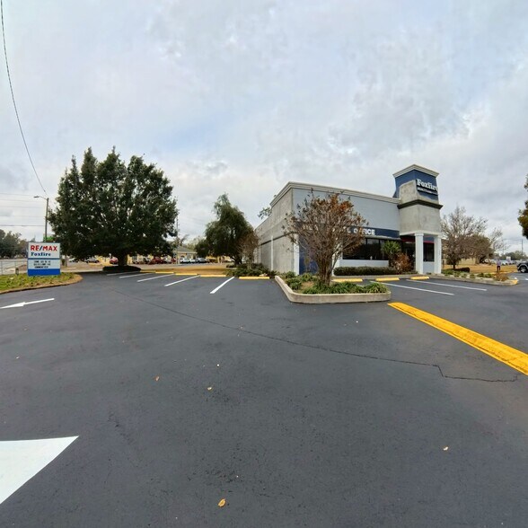 More Photos Of 126 N Us-27/441, Lady Lake Office For Lease