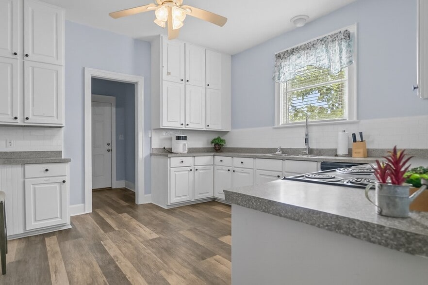 More Photos Of 235 Cedric St, Leesburg Office Residential For Lease