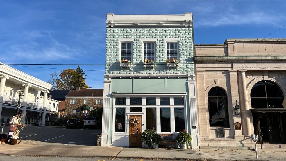 More Photos Of 114 N Market St, Ligonier Township Storefront Retail Office For Lease