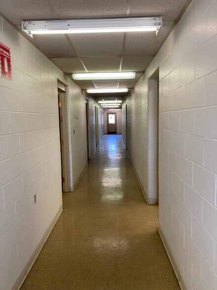 More Photos Of 3901 Lefferson Rd, Middletown Warehouse For Lease