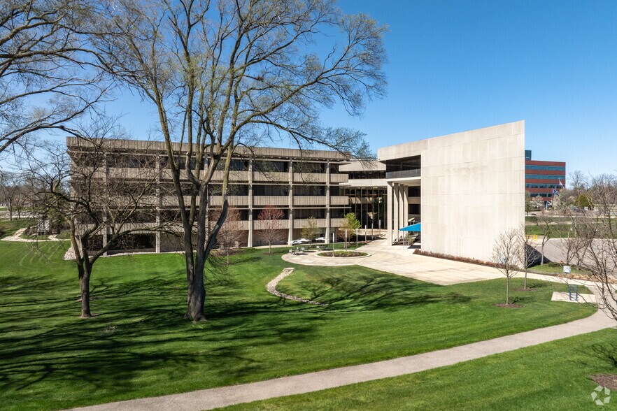 More Photos Of 20500 Civic Center Dr, Southfield Office For Sale