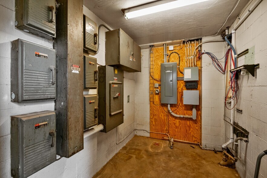 More Photos Of 520 Washington Ave, Dravosburg Warehouse For Sale