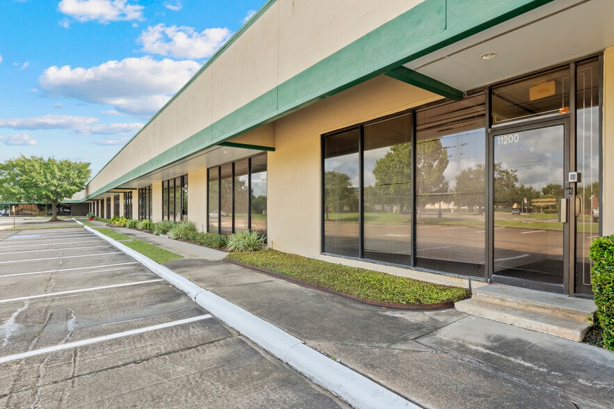 More Photos Of 11200-11248 Wilcrest Green Dr, Houston Unknown For Lease