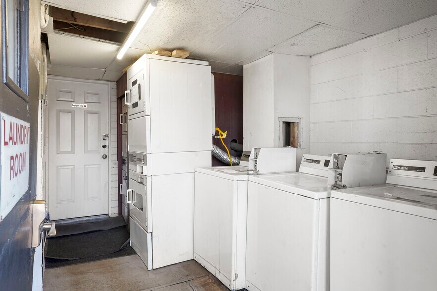 More Photos Of 221-225 E Brookside St, Colorado Springs Apartments For Sale