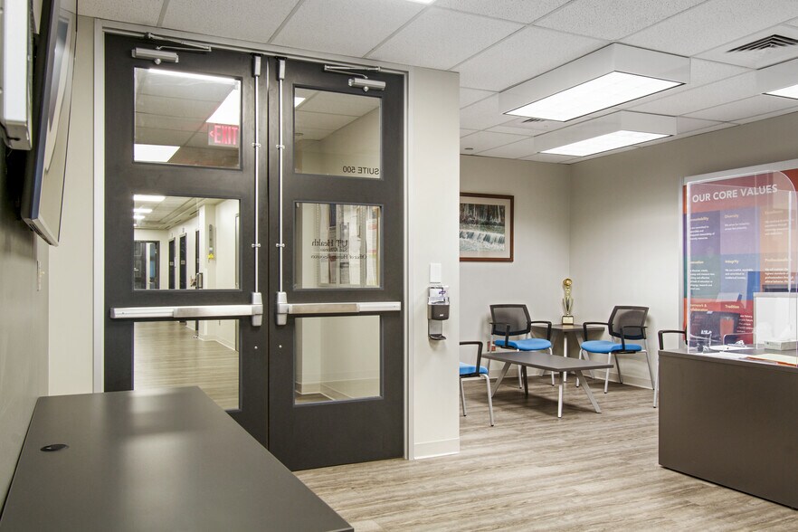 More Photos Of 7411 John Smith, San Antonio Office For Sale