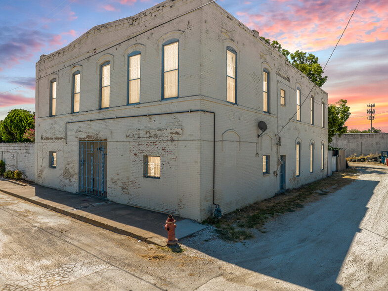 Primary Photo Of 213 W Gould St, Hillsboro Apartments For Sale