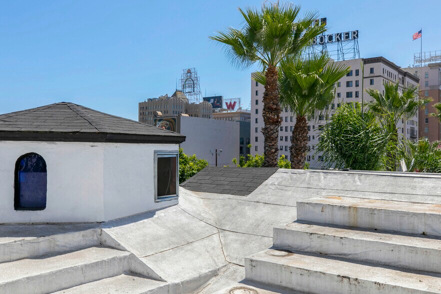 More Photos Of 6340 Yucca St, Los Angeles Restaurant For Sale