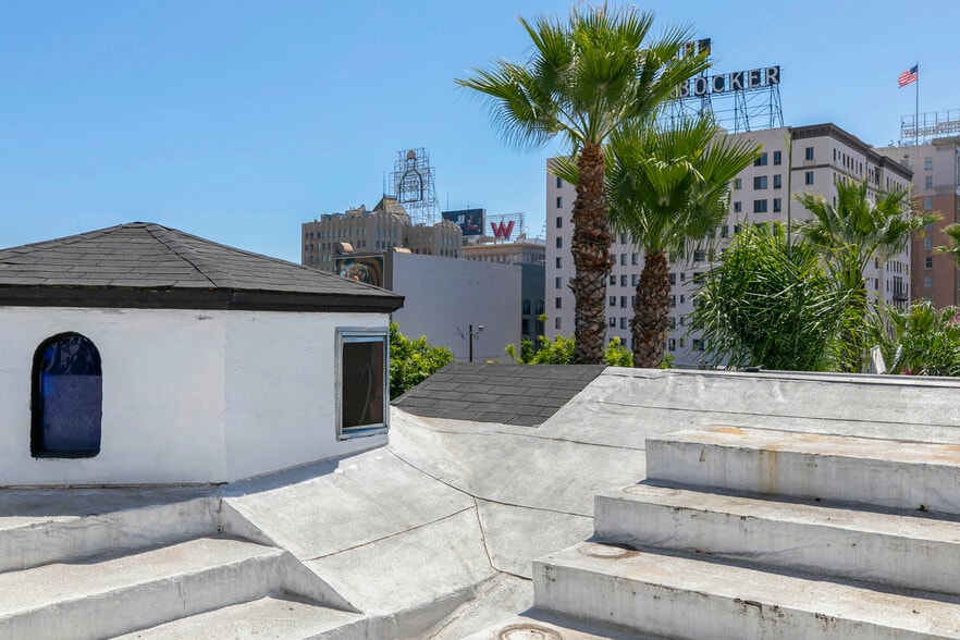 More Photos Of 6340 Yucca St, Los Angeles Restaurant For Lease