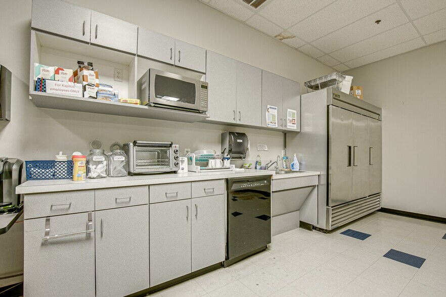 More Photos Of 2500 Discovery Blvd, Rockwall Office For Lease