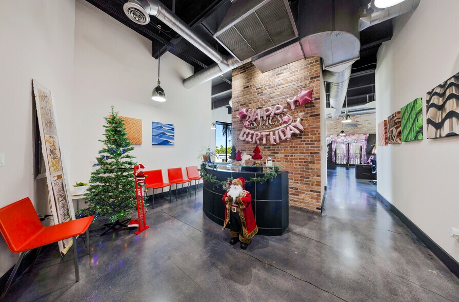 More Photos Of 17225 S Dixie Hwy, Palmetto Bay Storefront Retail Office For Lease