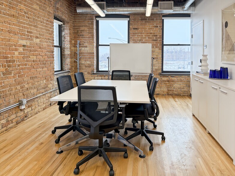 More Photos Of 1918 N Mendell St, Chicago Coworking Space