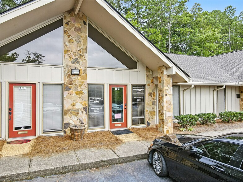 More Photos Of 11285 Elkins Rd, Roswell Office Residential For Sale