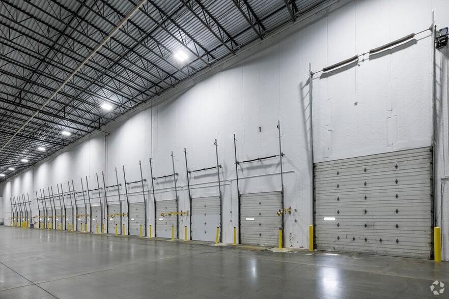 More Photos Of 261 River Rd, Clifton Distribution For Lease