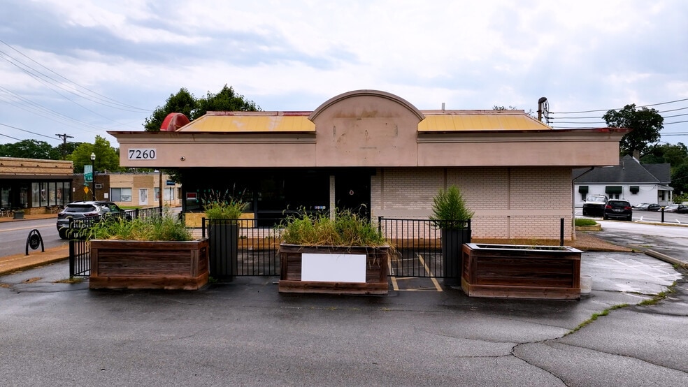 Primary Photo Of 7260 Manchester Rd, Maplewood Restaurant For Sale