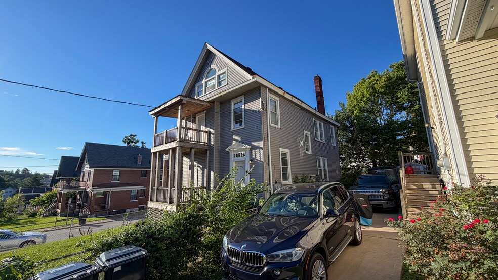 More Photos Of 275 McCormick Pl, Cincinnati Apartments For Sale