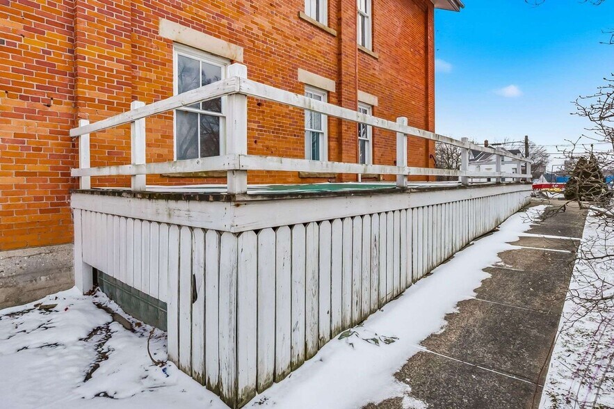 More Photos Of 412 E River St, Elyria Office For Sale