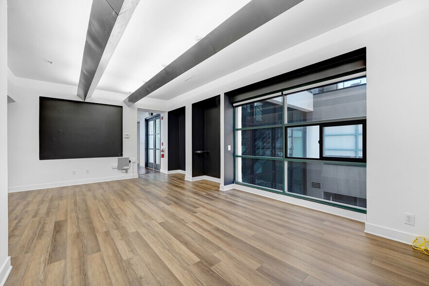 More Photos Of 219-231 Arizona Ave, Santa Monica Loft Creative Space For Lease