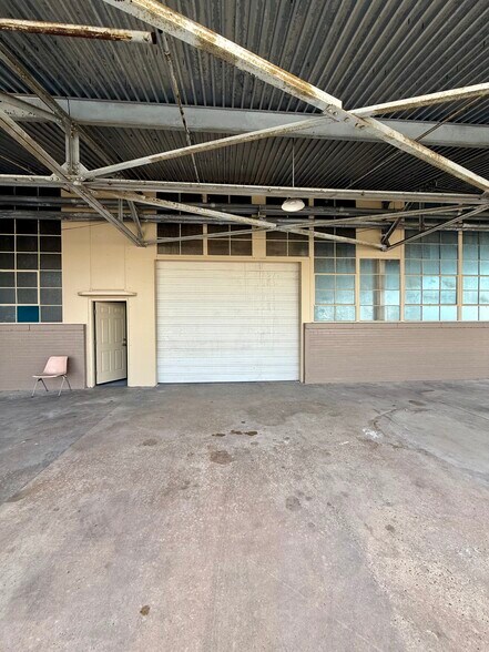 More Photos Of 911 15th St, Columbus Warehouse For Lease