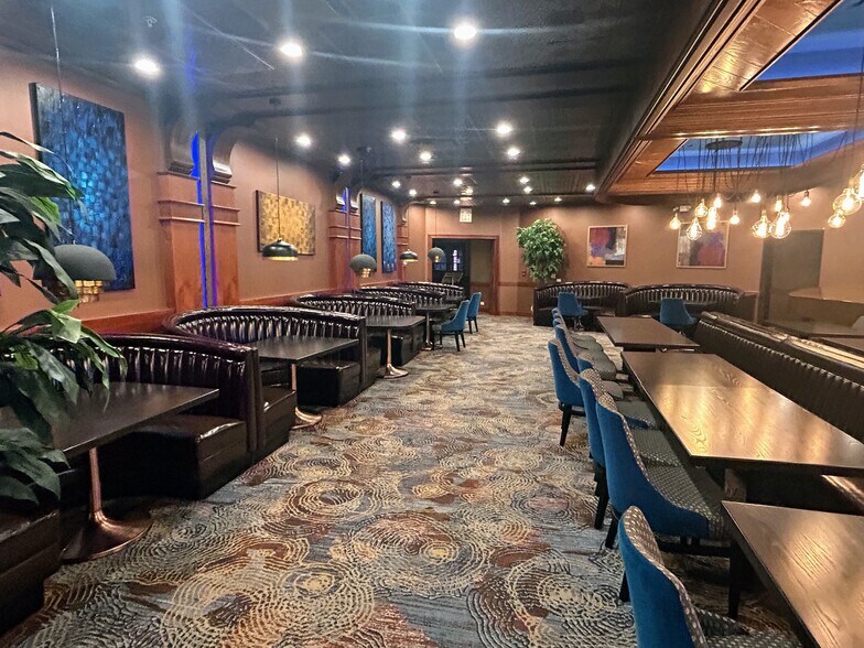 More Photos Of 6201 Joliet Rd, Countryside Hotel For Lease