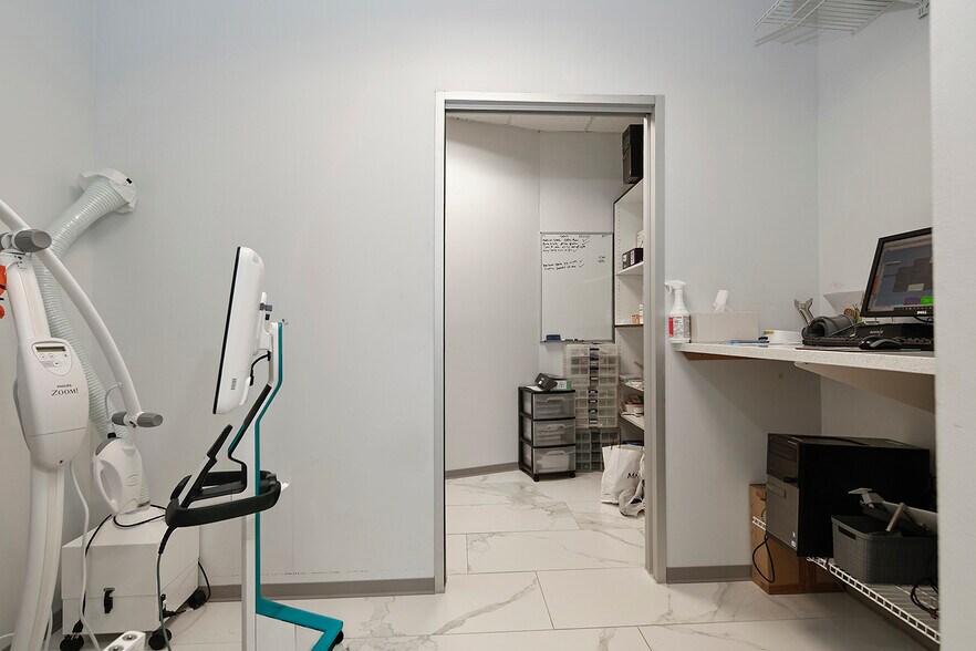 More Photos Of 114 Vision Park Blvd, Shenandoah Office For Sale