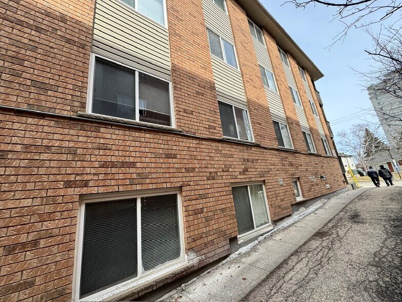 More Photos Of 347 Spruce St, Waterloo Multifamily For Sale