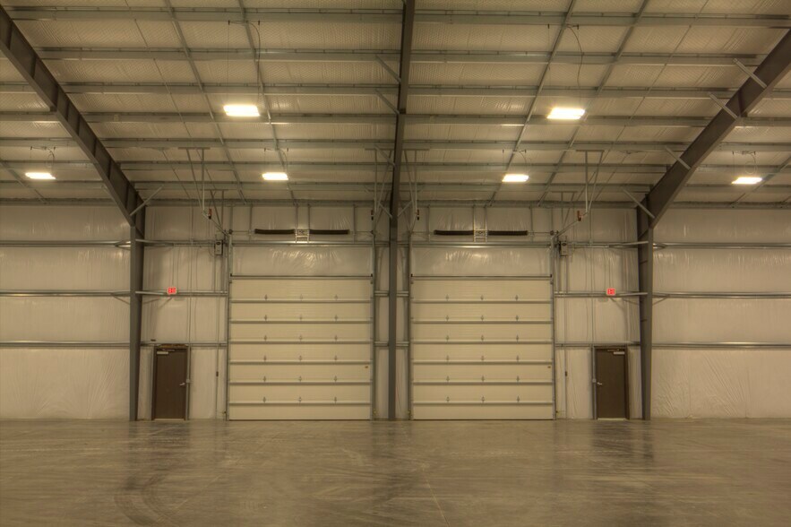 More Photos Of 6717 NE 15th St, Des Moines Warehouse For Lease