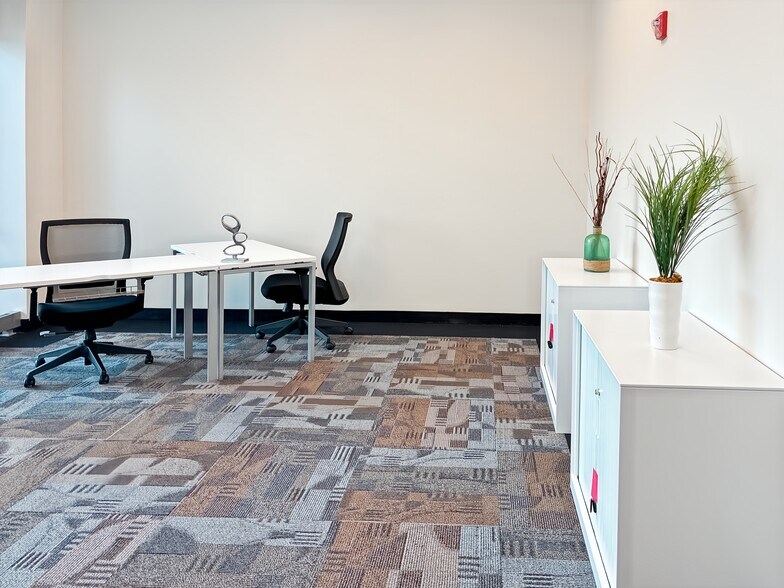 More Photos Of 5400 Prairie Stone Pkwy, Hoffman Estates Coworking Space