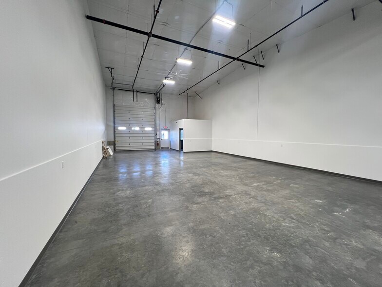 More Photos Of 1300 East St S, Suffield Industrial For Lease