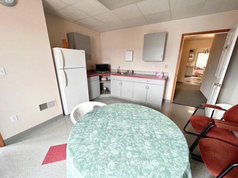 More Photos Of 1980 Pa-54 Hwy, Montgomery Office For Sale