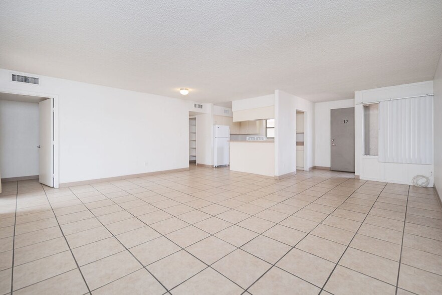 More Photos Of 2432 W Turney Ave, Phoenix Shelter For Sale
