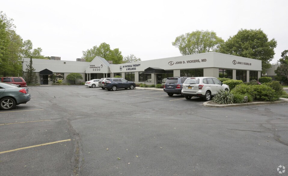 Primary Photo Of 3330 Veterans Memorial Hwy, Bohemia Medical For Sale