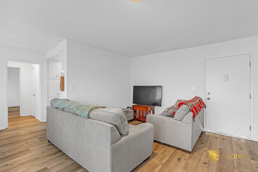 More Photos Of 6652 Darby Ave, Reseda Apartments For Sale