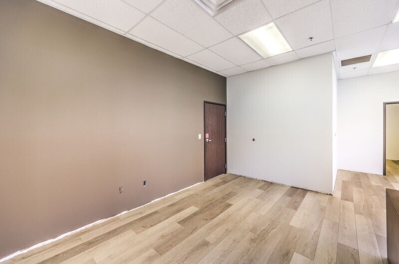 More Photos Of 6580 Spencer St, Las Vegas Warehouse For Sale