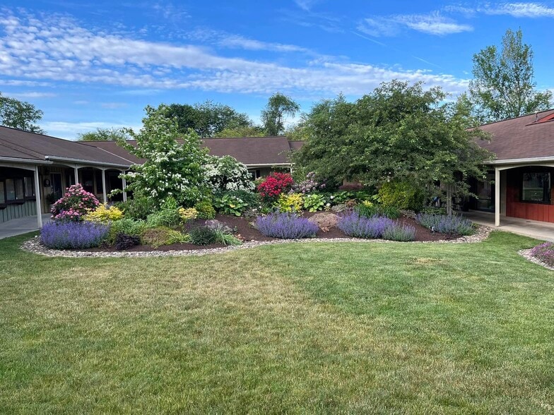 More Photos Of 2 E 28th Division Hwy, Lititz Storefront Retail Office For Lease