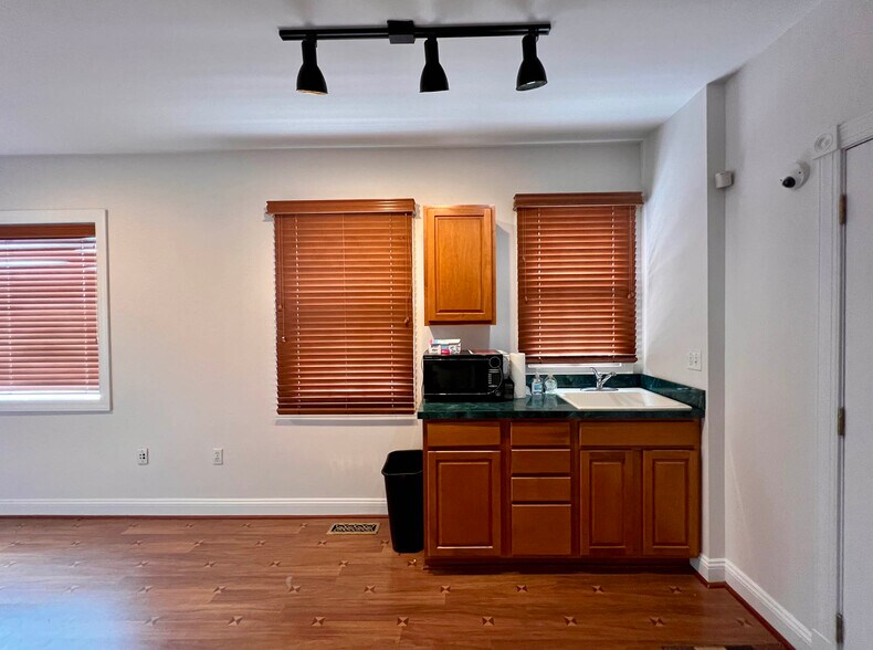 More Photos Of 403 W Pennsylvania Ave, Towson Office Residential For Sale