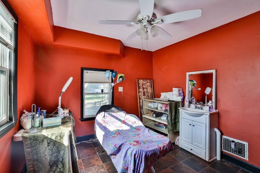 More Photos Of 8523 Cincinnati-Columbus Rd, West Chester Office For Sale