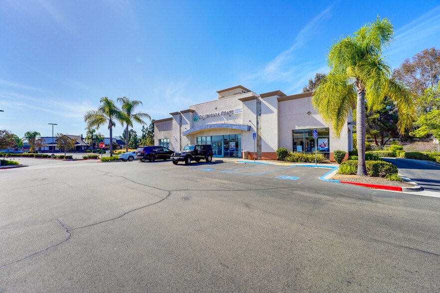 More Photos Of 140 N Knoll Rd, San Marcos Bank For Sale