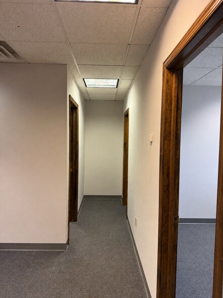 More Photos Of 10035 Sliding Hill Rd, Ashland Office For Lease