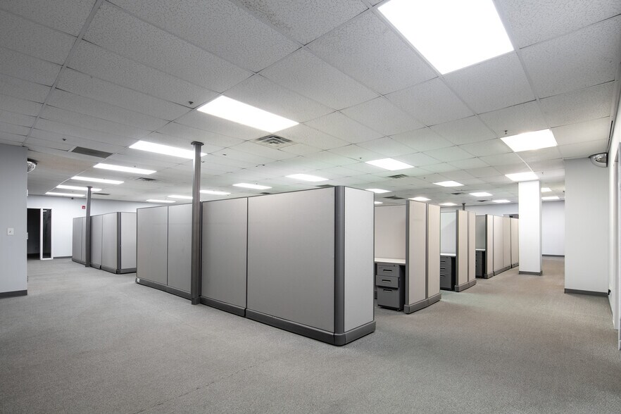 More Photos Of 108 Summer Ct, Georgetown Warehouse For Lease