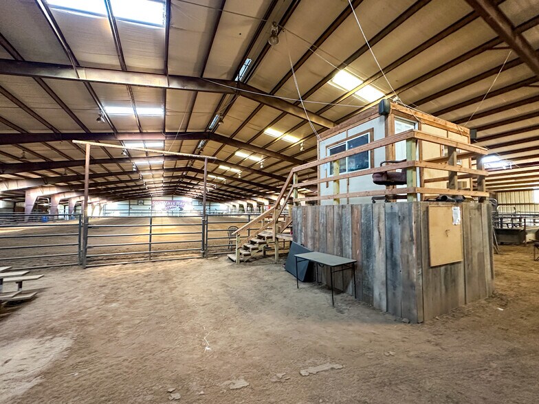 More Photos Of 5871 Roper Rd, Sperry Land For Sale