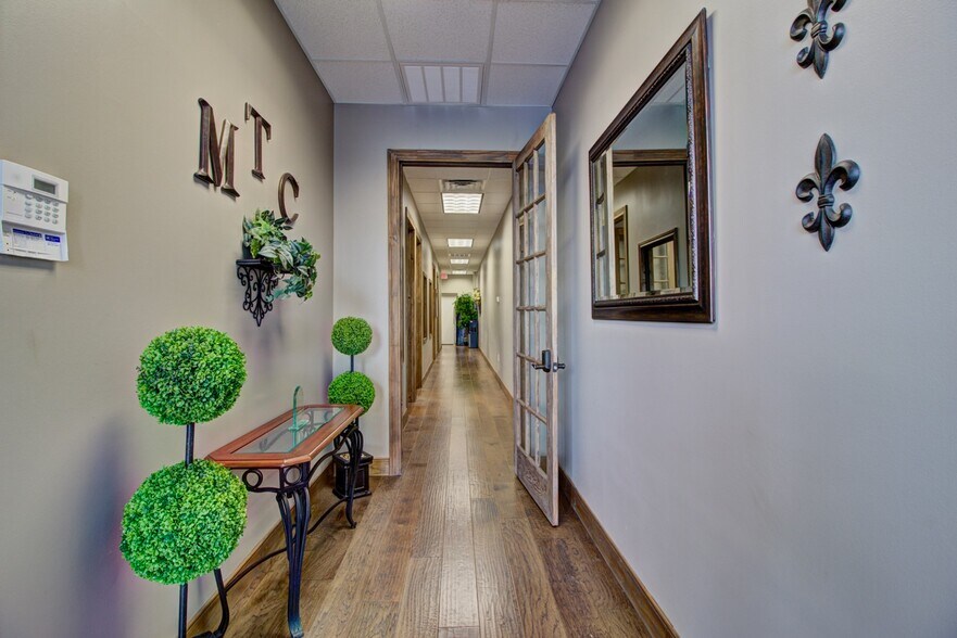 More Photos Of 923 N Loop 1604 E, San Antonio Unknown For Lease