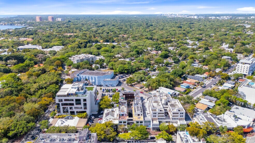 More Photos Of 3120-3138 Commodore Plz, Coconut Grove General Retail For Sale