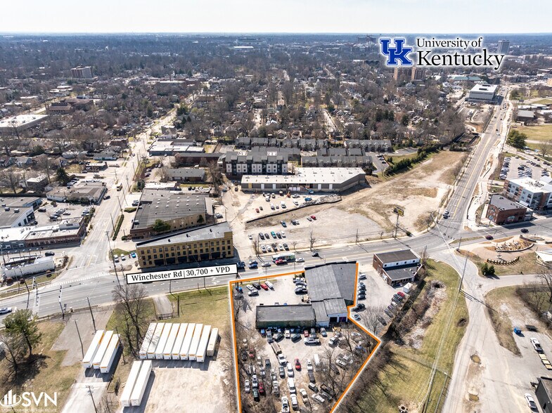More Photos Of 621 Winchester Rd, Lexington Showroom For Sale