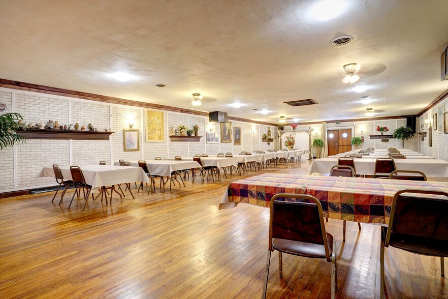 More Photos Of 315 2nd St, Morrow Lodge Meeting Hall For Sale